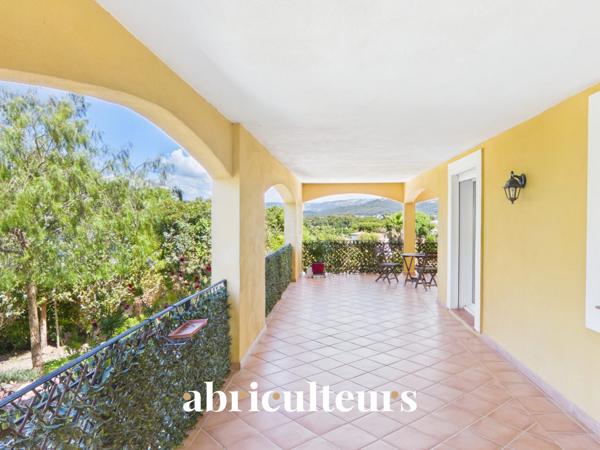 Maison avec piscine et jardin • Six-Fours-les-Plages • 4 chambres • 140 m2