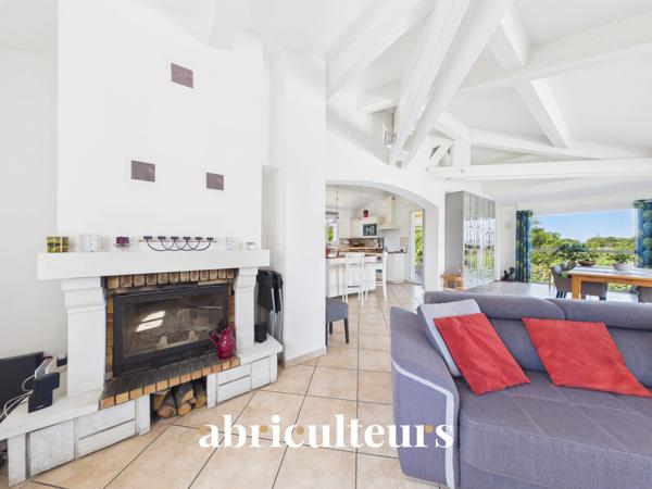 Maison avec piscine et jardin • Six-Fours-les-Plages • 4 chambres • 140 m2