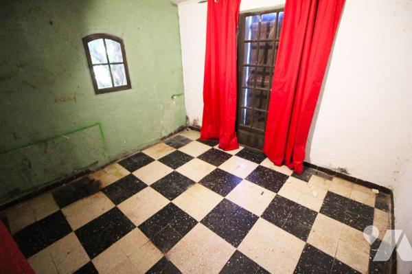 Jolie Villa de 130m2 habitables (avec 1 jardin & 1 belle terrasse) sur 1 terrain 175m2 à Mazargues