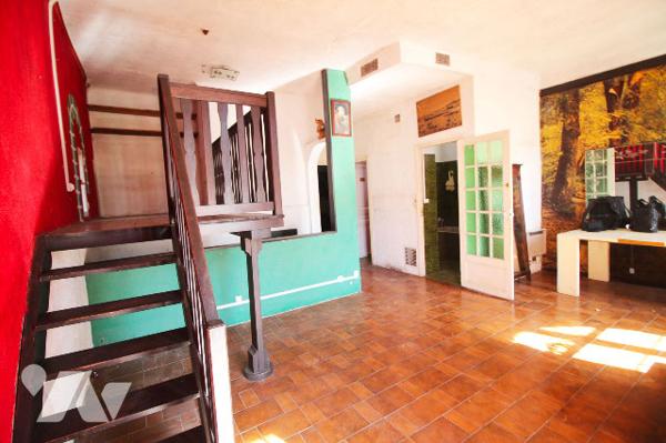 Jolie Villa de 130m2 habitables (avec 1 jardin & 1 belle terrasse) sur 1 terrain 175m2 à Mazargues