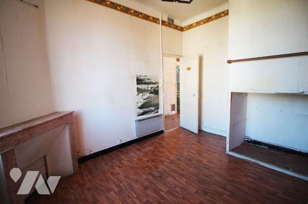 Jolie Villa de 130m2 habitables (avec 1 jardin & 1 belle terrasse) sur 1 terrain 175m2 à Mazargues