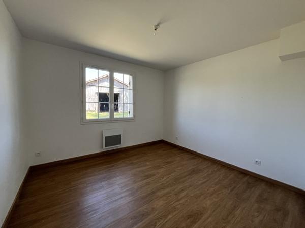 Maison à louer 1 150 € CC ST MEDARD DE MUSSIDAN 7 p 138 m² DPE C