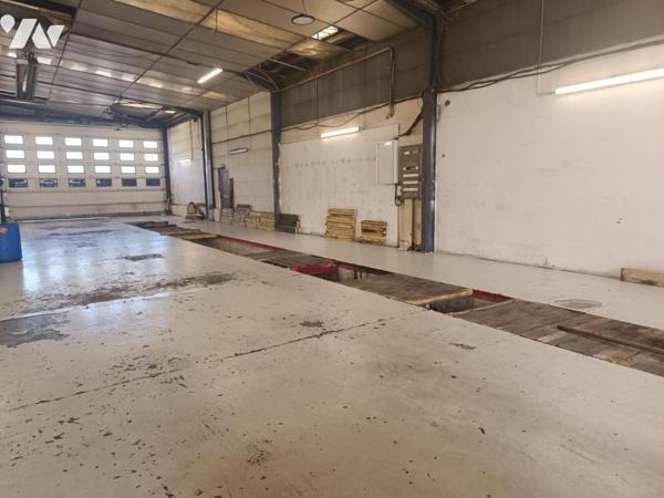 À VENDRE – LOCAL COMMERCIAL IDÉAL GARAGE / ACTIVITÉ AUTOMOBILE