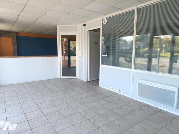 À VENDRE – LOCAL COMMERCIAL IDÉAL GARAGE / ACTIVITÉ AUTOMOBILE