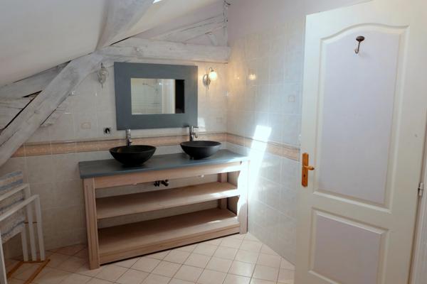 Magnifique Propriété de Campagne : Maison de 4 Chambres, Gîte, Piscine et Grange dans le Lot-et-Garonne