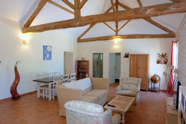 Magnifique Propriété de Campagne : Maison de 4 Chambres, Gîte, Piscine et Grange dans le Lot-et-Garonne