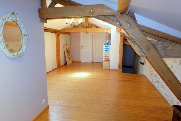 Magnifique Propriété de Campagne : Maison de 4 Chambres, Gîte, Piscine et Grange dans le Lot-et-Garonne
