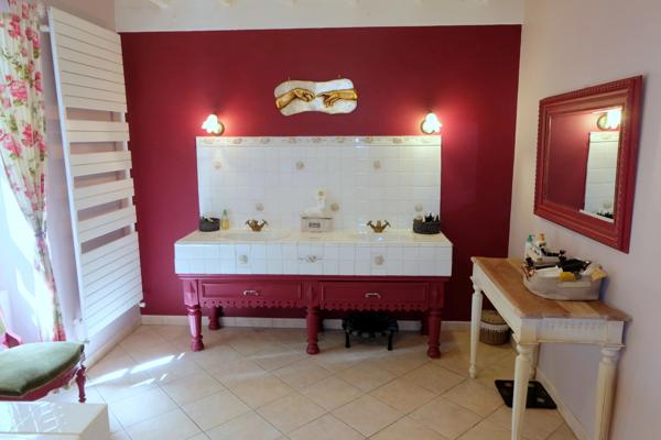 Magnifique Propriété de Campagne : Maison de 4 Chambres, Gîte, Piscine et Grange dans le Lot-et-Garonne