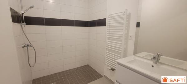 appartement avec jardinet, terrasse et parkings privatifs