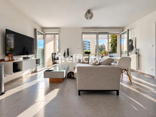 Appartement
         3 pièces
        - 58 m² 175 000 € *
