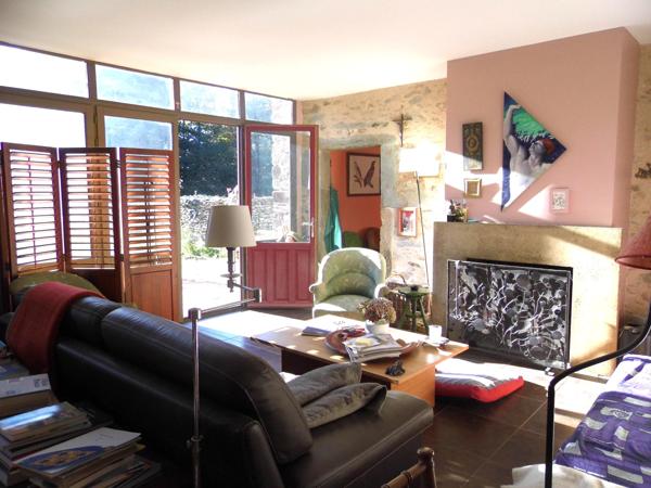 Domaine dans la montagne noire avec Manoir, 4 logements et 10 ha de terrain