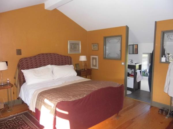 Domaine dans la montagne noire avec Manoir, 4 logements et 10 ha de terrain