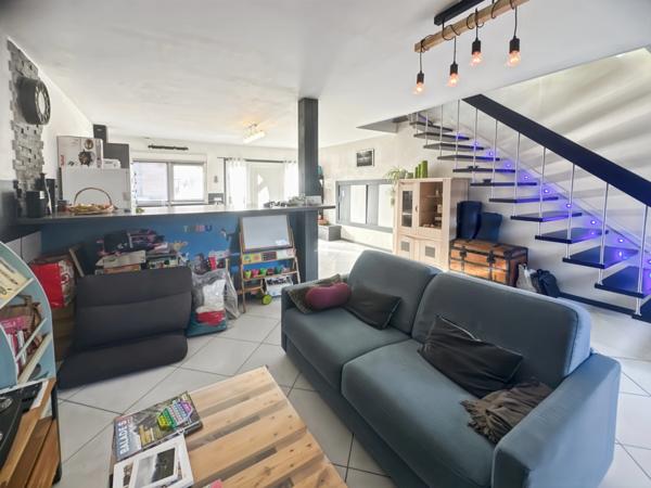 Maison à vendre 3 pièces cour, jardin