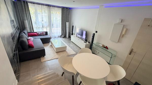 A LOUER APPARTEMENT MEUBLE F2 DUPLEX DE 56 m² PARIS 17ème