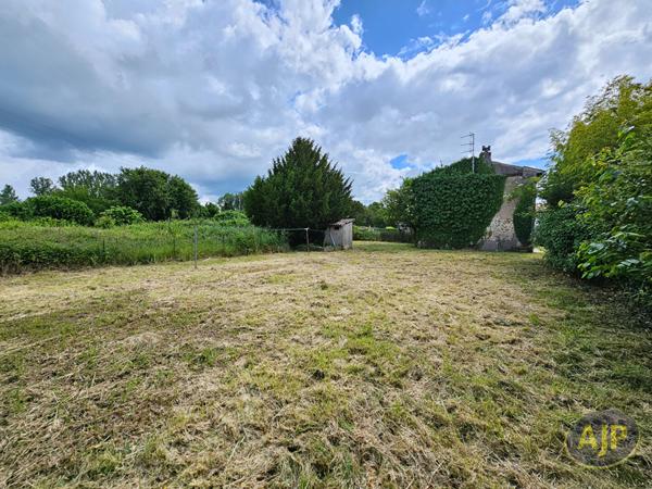 Vente immeuble Saint Sever De Saintonge : 211 000 € - AJP Immobilier Saintes