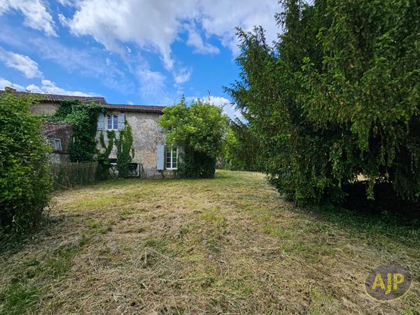 Vente immeuble Saint Sever De Saintonge : 211 000 € - AJP Immobilier Saintes