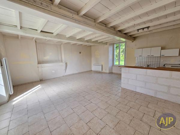 Vente immeuble Saint Sever De Saintonge : 211 000 € - AJP Immobilier Saintes