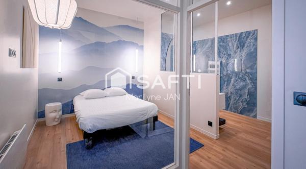 Bel appartement magnifiquement rénové, vue mer en 1er plan.