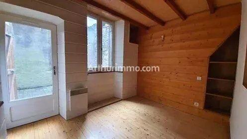 Location                                                      Appartement
                        
                     1 pièces                      27 m2                     à Lons-le-Saunier