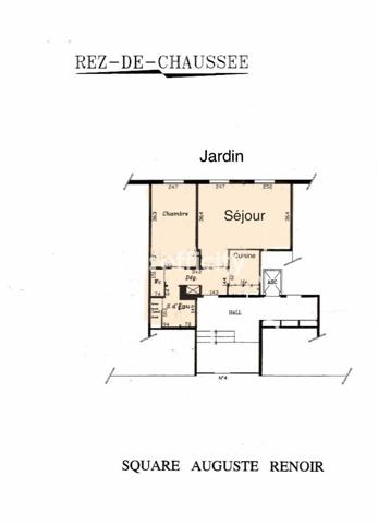 Appartement
         2 pièces
        - 45 m² 340 000 € *
