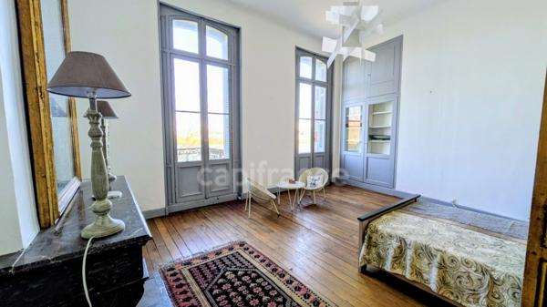 Appartement, 5 pièces avec terrasse et cave,3 chambres.