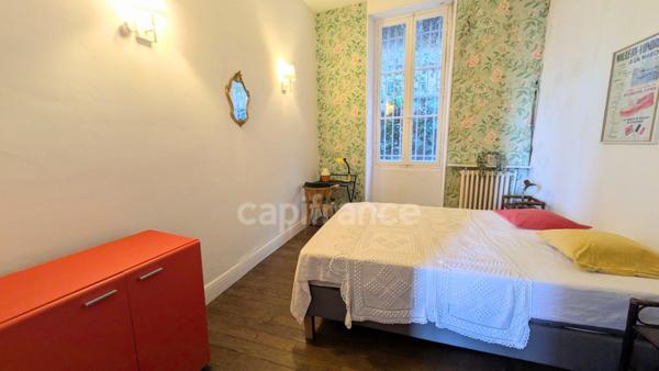 Appartement, 5 pièces avec terrasse et cave,3 chambres.
