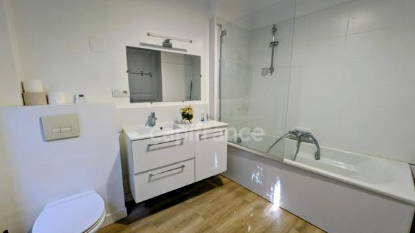 Appartement, 5 pièces avec terrasse et cave,3 chambres.