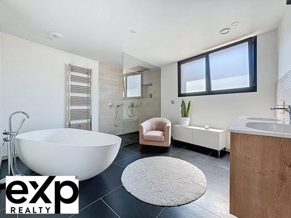 LOFT DE PRESTIGE À VENDRE MANTES-LA-JOLIE • 494m² • PISCINE • VUE COLLÉGIALE-5 chambres • Proche Paris train • 1 150 000 €