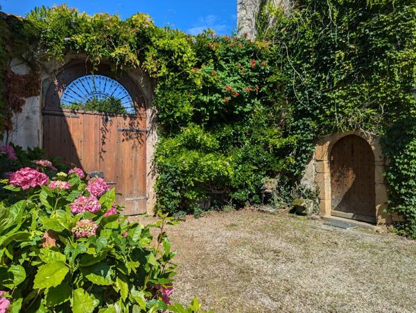 Manoir du XVIIe siècle sur 14500 m² de terrain Saint girons