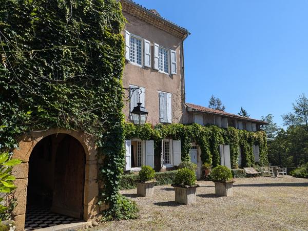 Manoir du XVIIe siècle sur 14500 m² de terrain Saint girons