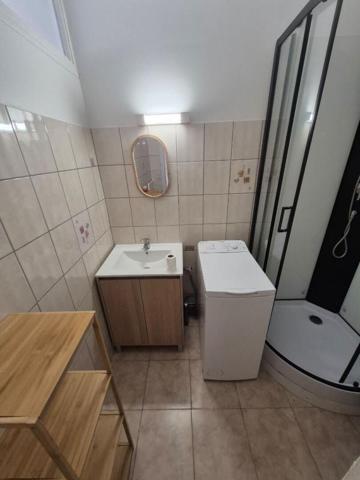 GRAVIGNY - 27930 - Studio RDC - Résidence sécurisée - 24 m2 - 54000  HAI