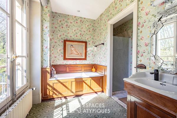 Elégante demeure XIXème en briques et pierres dans un cadre enchanteur avec vue