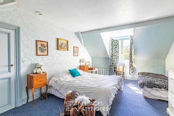 Elégante demeure XIXème en briques et pierres dans un cadre enchanteur avec vue