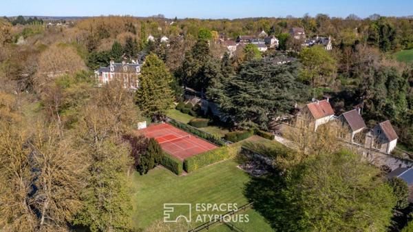 Elégante demeure XIXème en briques et pierres dans un cadre enchanteur avec vue