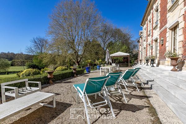 Elégante demeure XIXème en briques et pierres dans un cadre enchanteur avec vue