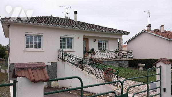 Une maison d'habitation.