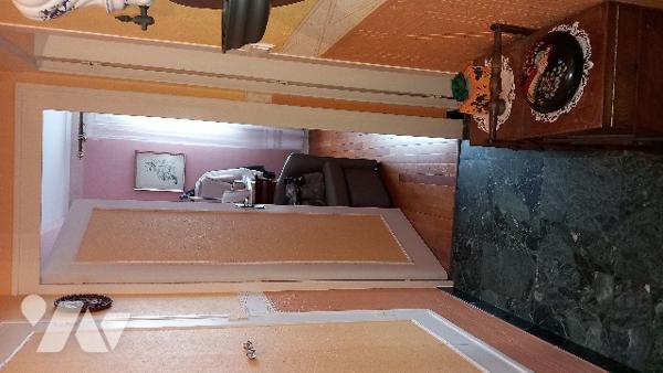 Une maison d'habitation.