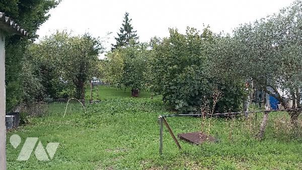 Une maison d'habitation.
