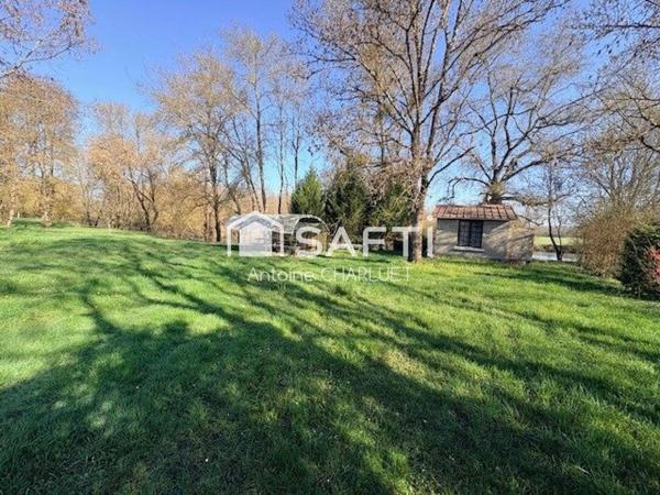 Terrain de 8488 m² accolé à la rivière de l'indre - idéale pour un coin de pêche