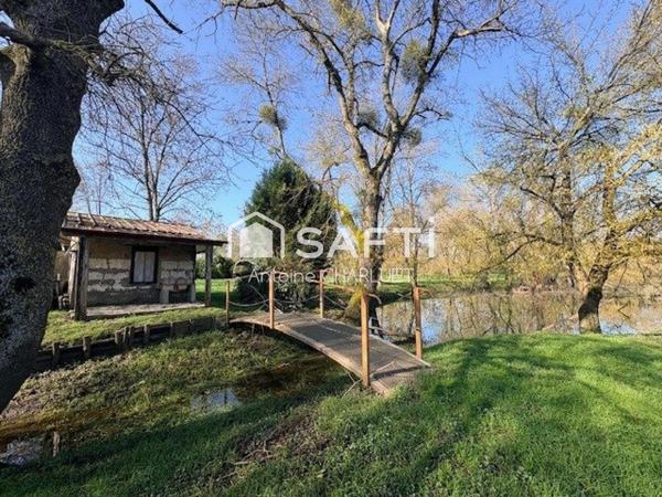 Terrain de 8488 m² accolé à la rivière de l'indre - idéale pour un coin de pêche