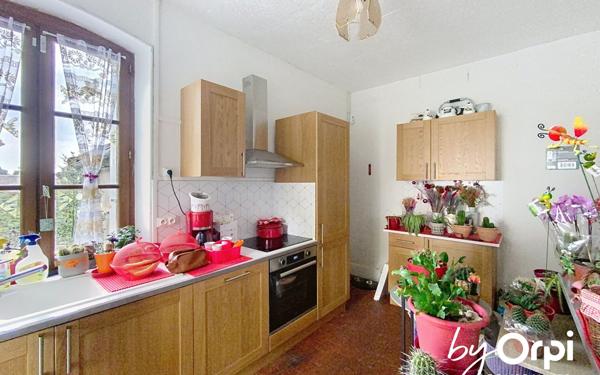 Maison à vendre    3 pièces • 66 m2 Saint-Éloy-les-Mines