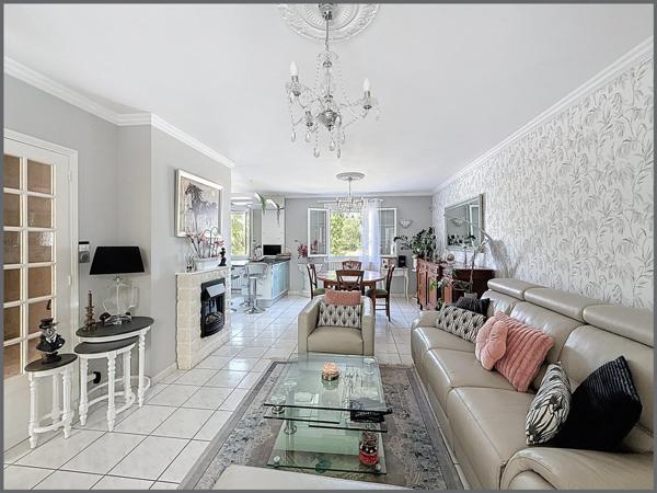 Grand terrain et dépendances pour cette maison