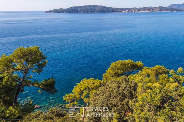 Villa sur la mer avec accès direct à une crique