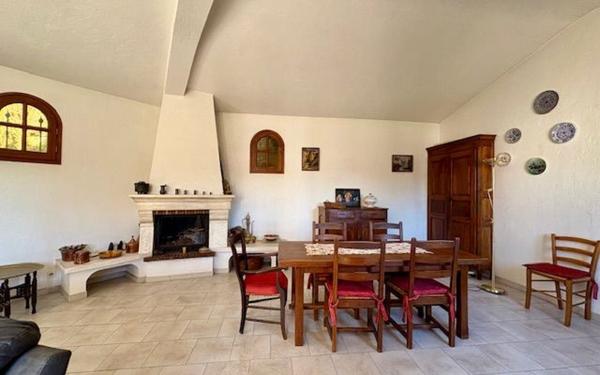 Maison à vendre    5 pièces •  La Colle-sur-Loup