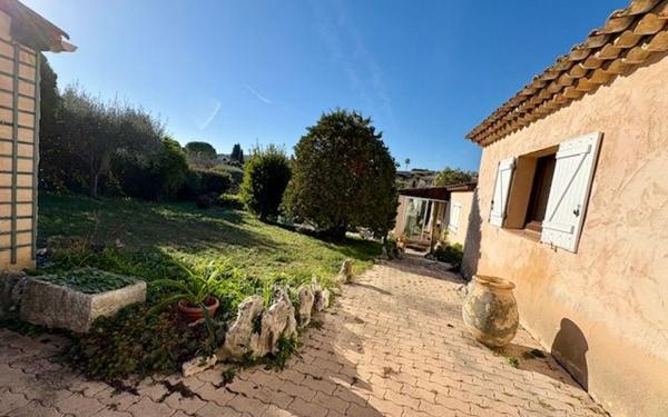 Maison à vendre    5 pièces •  La Colle-sur-Loup