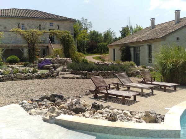 Valeilles (82150) Magnifique ensemble immobilier XVIIIème avec vue panoramique