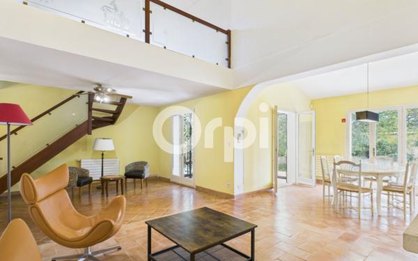 Maison à vendre    6 pièces •  Callian