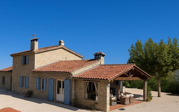 Maison à vendre    4 pièces •  Fayence