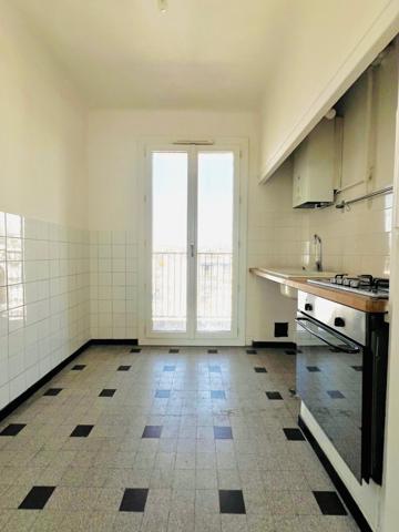 Appartement T4 avec cave et belle vue mer