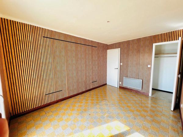 Appartement T4 avec cave et belle vue mer